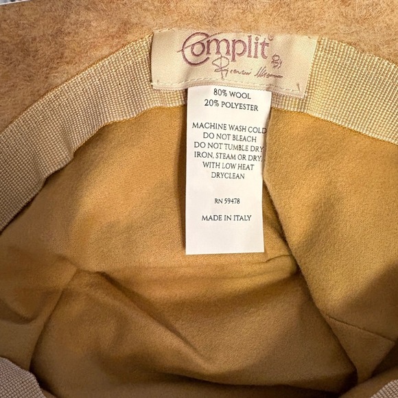 Complit Made in Italy Beige Heather Wool Blend Floral Applique Detail Bucket Hat